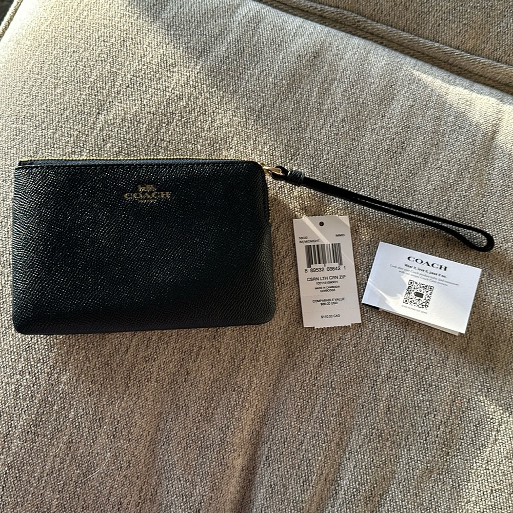 NWT Coach wristlet - Navy